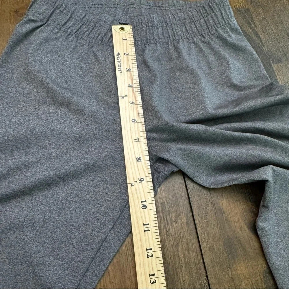Gymshark leggings with logo on side leg. Gray, size small. Wide elastic waist. - Picture 8 of 10